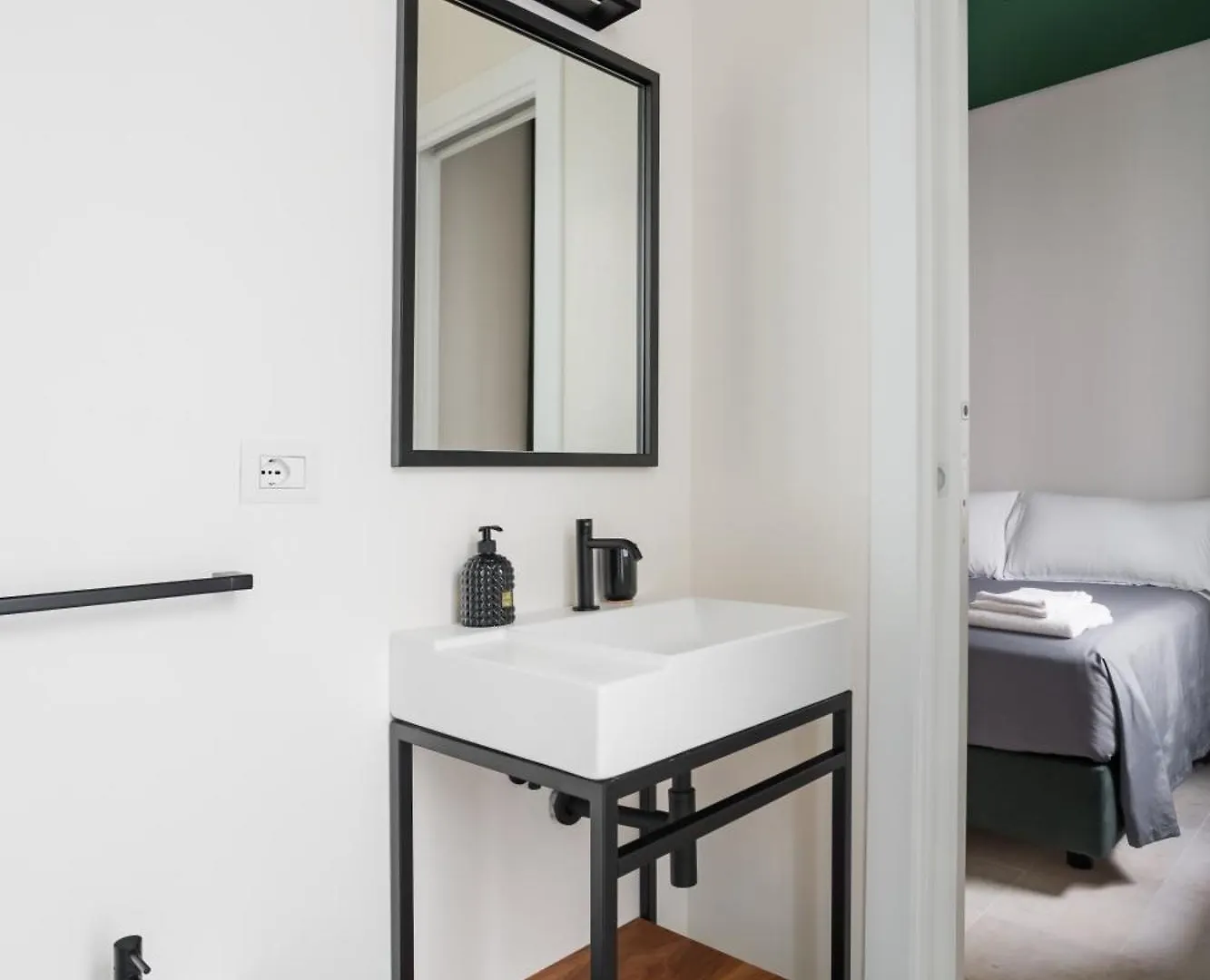 Weaver Suites By Dimorra Naples 0*,  Italy