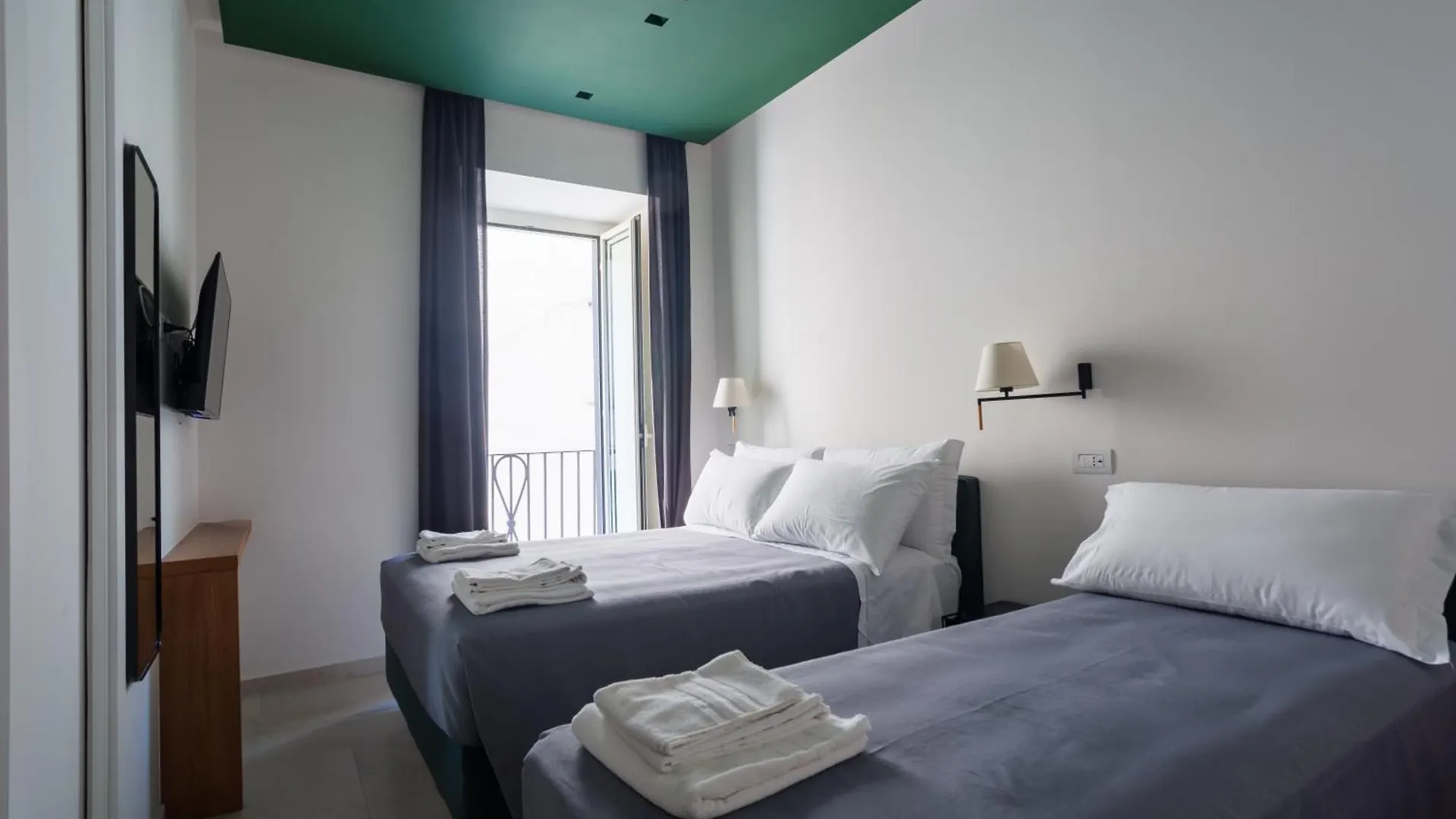 Weaver Suites By Dimorra Naples Aparthotel