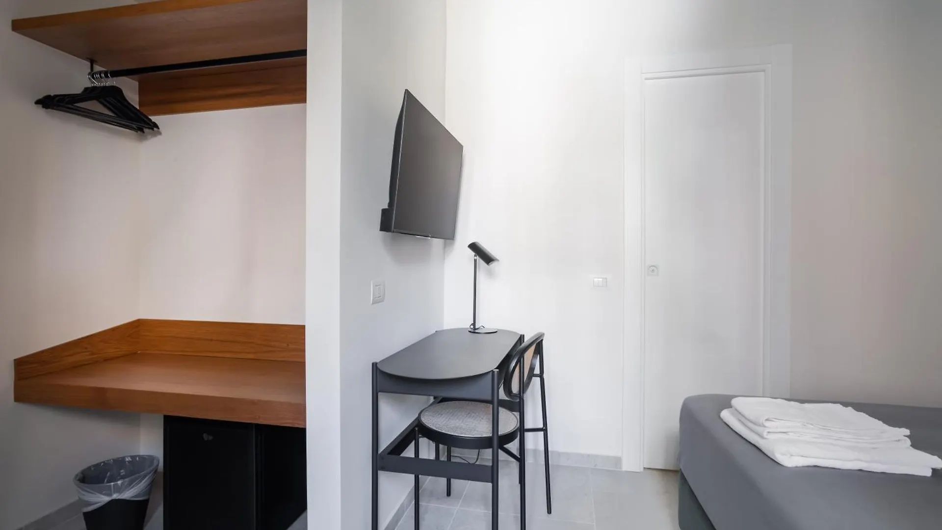 Weaver Suites By Dimorra Naples 0*,