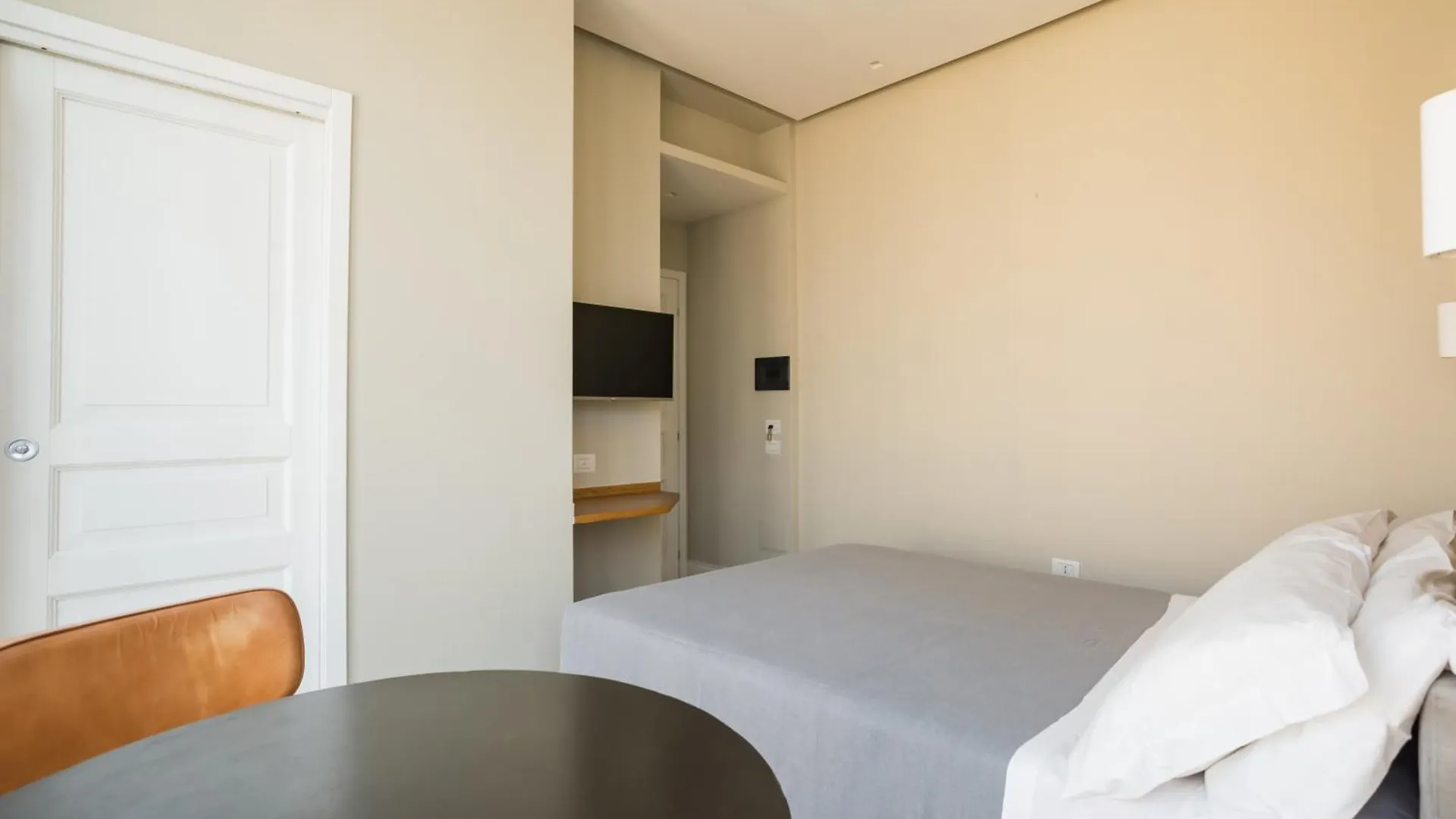 Weaver Suites By Dimorra Naples
