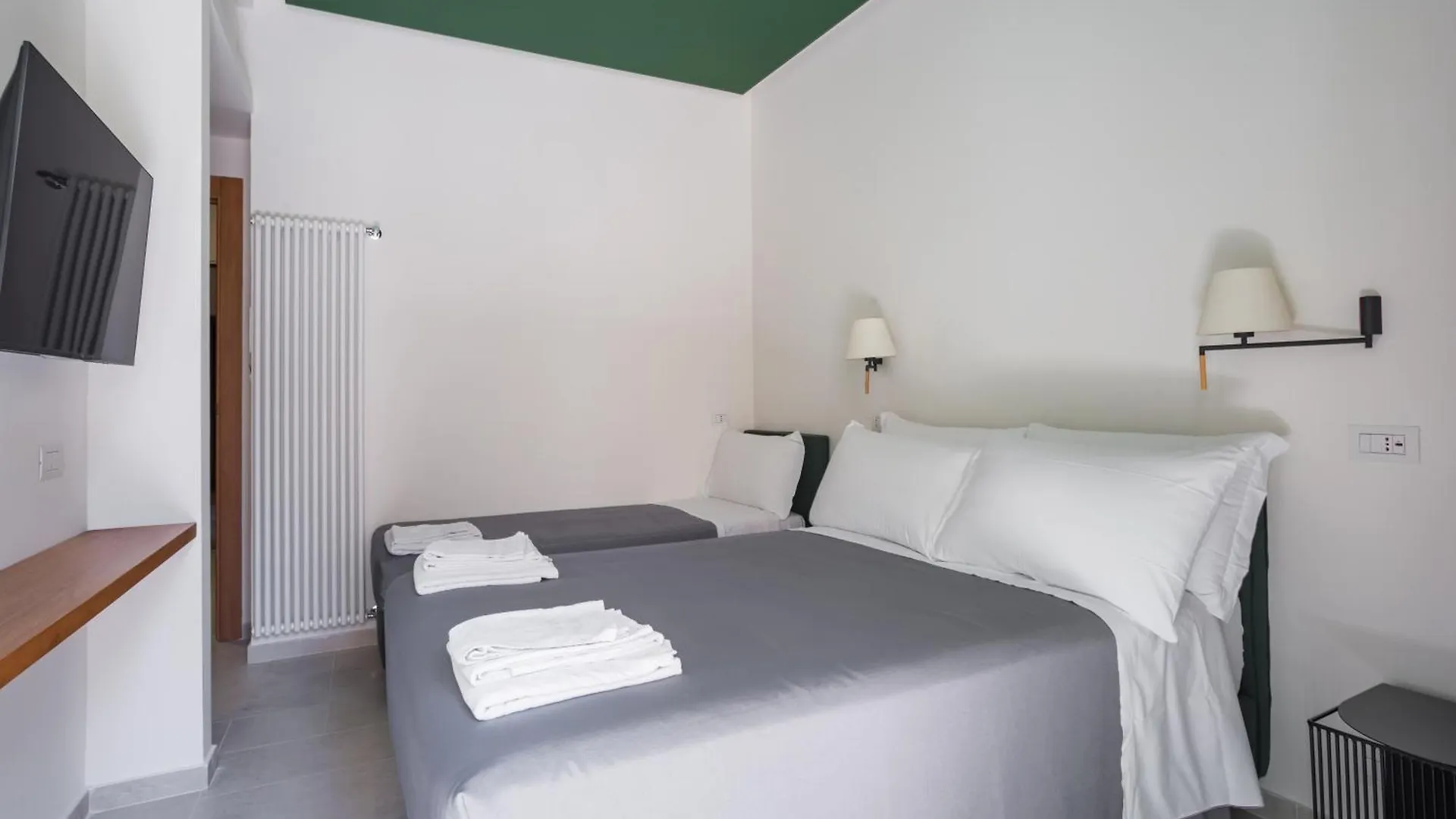 Aparthotel Weaver Suites By Dimorra Naples Italy