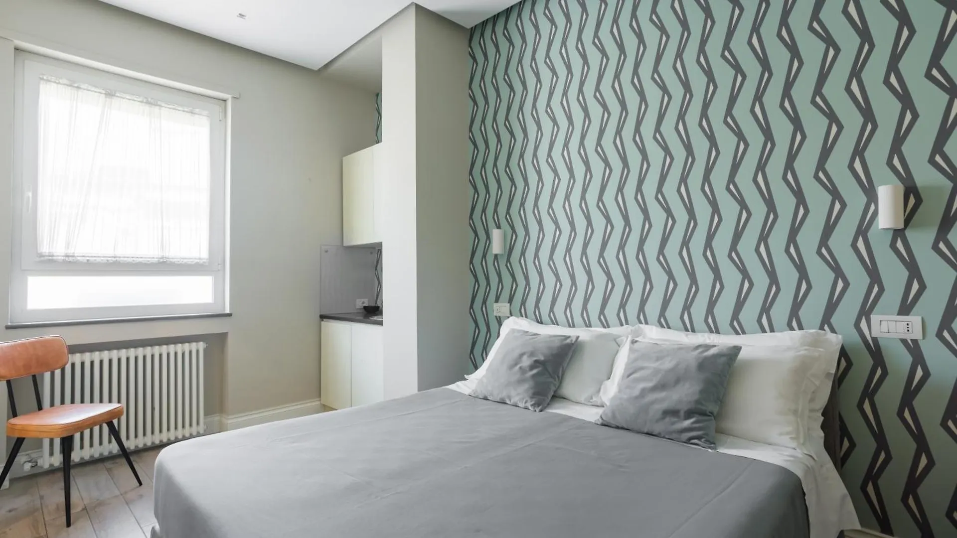 Weaver Suites By Dimorra contacts